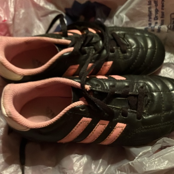 Adidas Soccer Cleats - Picture 5 of 9